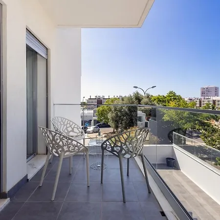 T2 With Pool And Balcony In